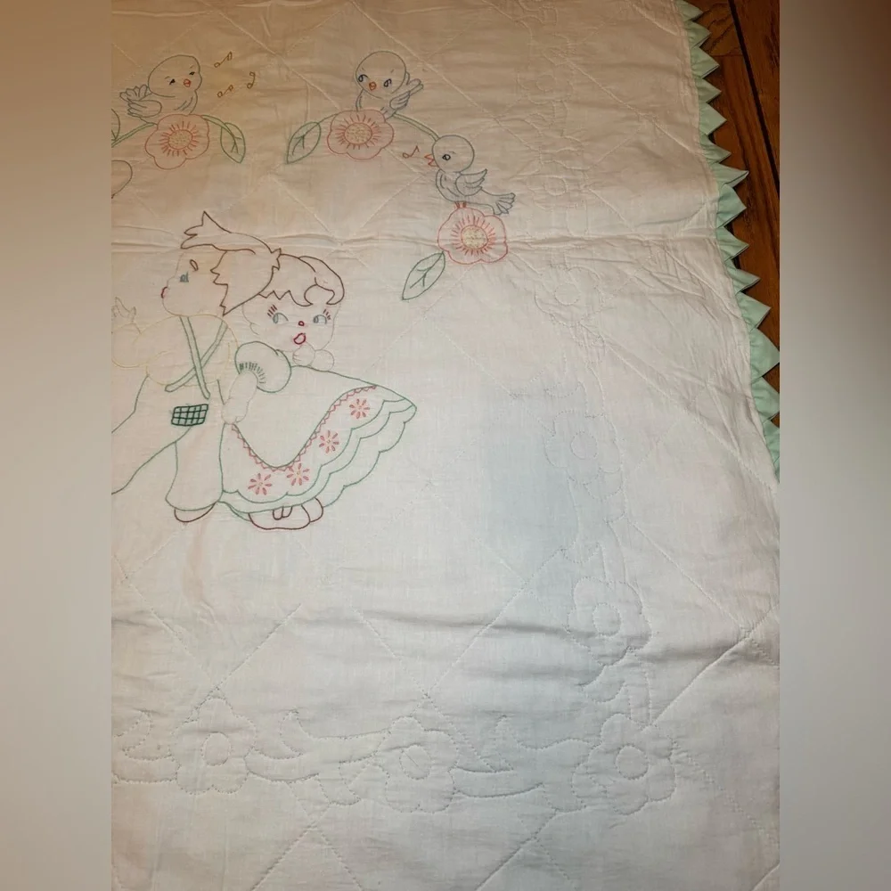Child/Baby Charming White and Green Embroidered Quilt